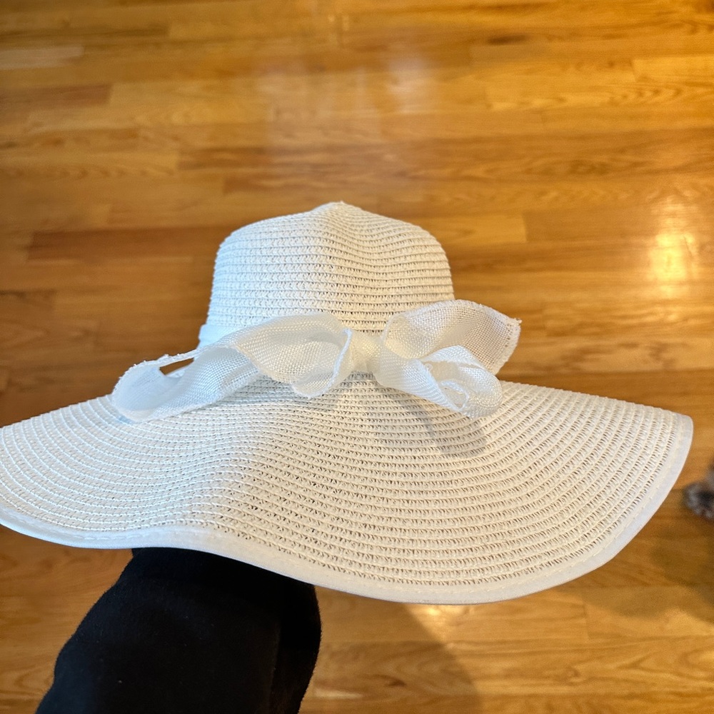 NEW - White Floppy Hat